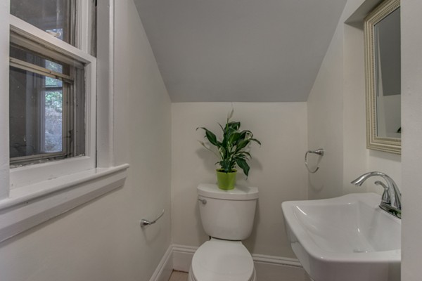 152 Winthrop Road, Unit 1 Brookline, MA 02445 - Photo 25 of 30