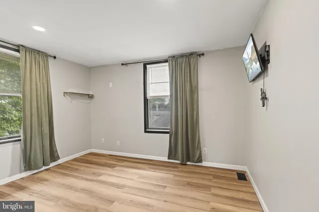 $3,085 | 128 Evesham Avenue West, Magnolia, NJ 08049