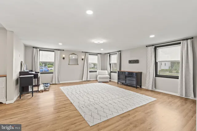 $3,085 | 128 Evesham Avenue West, Magnolia, NJ 08049