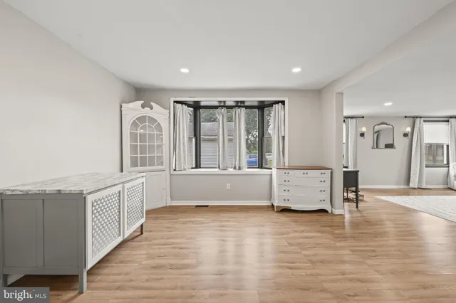 $3,085 | 128 Evesham Avenue West, Magnolia, NJ 08049