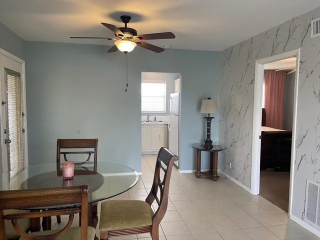 $1,950 | 155 Lake Carol Drive, Unit 155, West Palm Beach, FL 33411