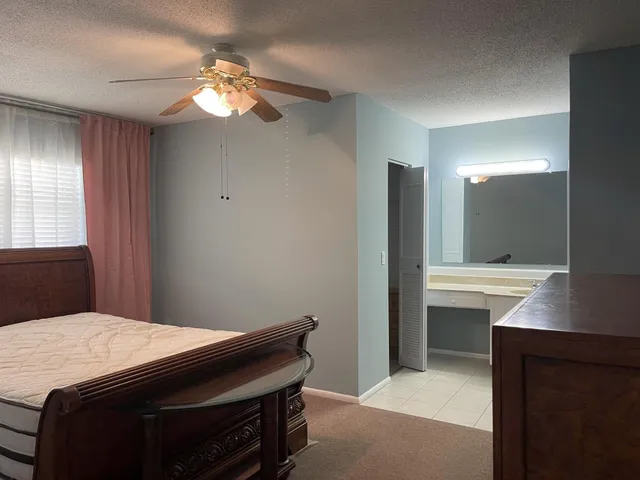 $1,950 | 155 Lake Carol Drive, Unit 155, West Palm Beach, FL 33411