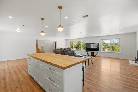 $1,095,000 | 3548 Laurashawn Lane, Escondido, CA 92026