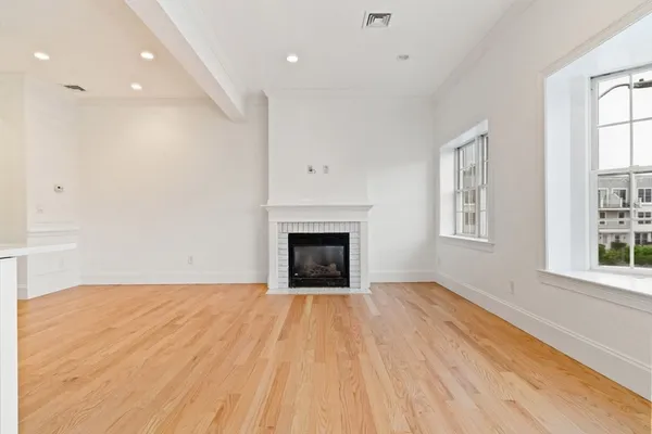 $669,000 | 823 East 6th Street, Unit 2, Boston, MA 02127