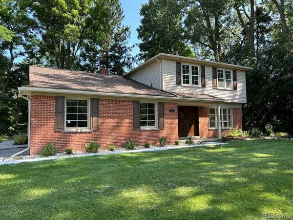 $3,600 | 327 Millington Boulevard, Bloomfield Hills, MI 48304