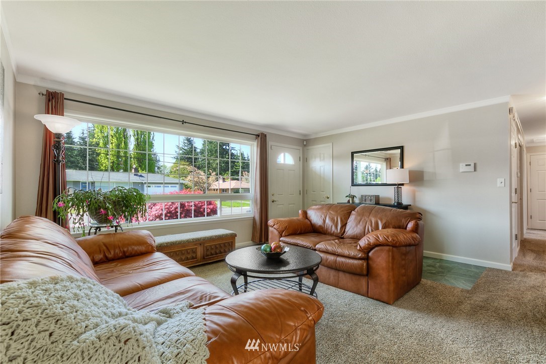 11412 Southeast 182nd Street Renton, WA 98055 - Photo 4 of 25