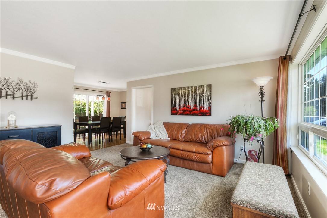 11412 Southeast 182nd Street Renton, WA 98055 - Photo 5 of 25