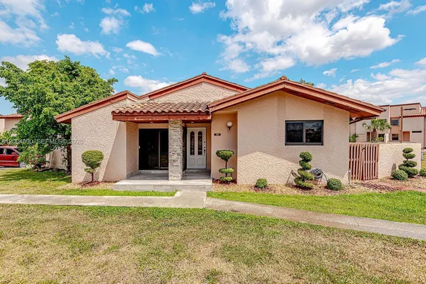 $3,500 | 740 Northwest 105th Place, Unit A6, Miami, FL 33172