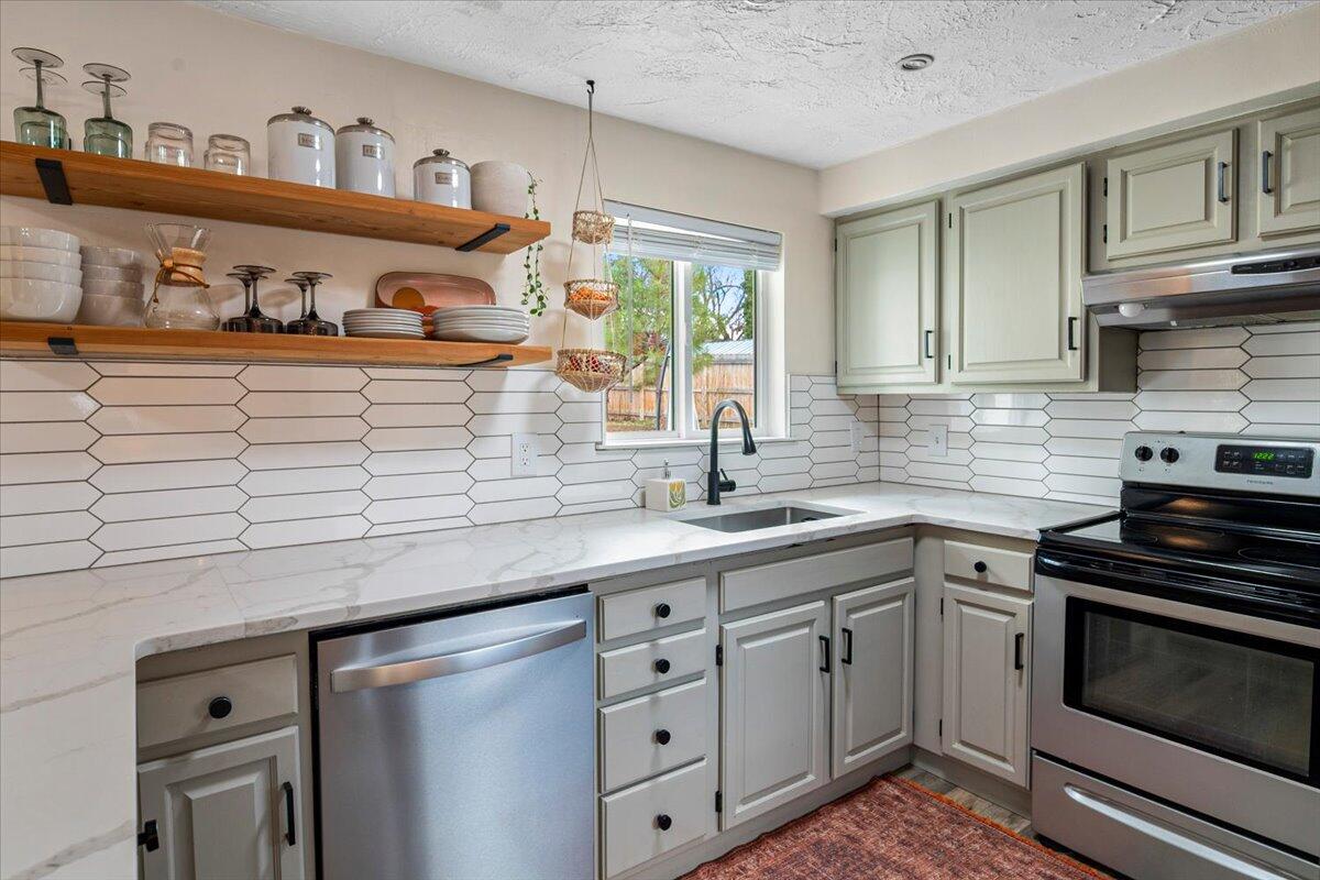 2154 Northeast Shepard Road Bend, OR 97701 - Photo 14 of 40 14-2154 NE Shepard Rd, Bend-14