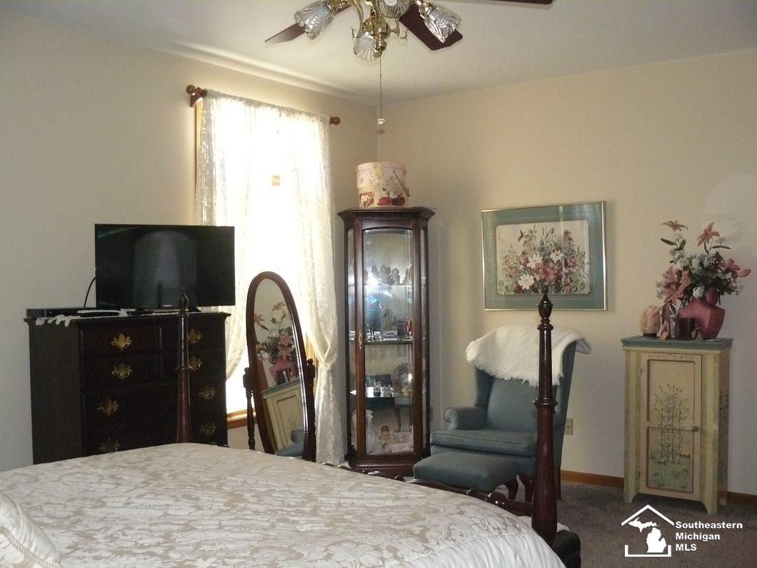 2281 East Hurd Road Monroe, MI 48162 - Photo 22 of 37 31374968-21.JPG