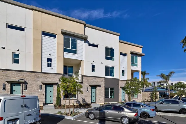 $1,179,990 | 7268 Ellington, Huntington Beach, CA 92647