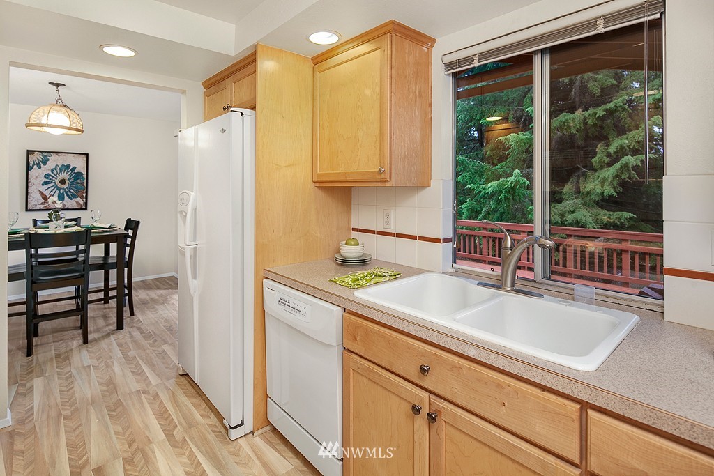 602 216th Street Southwest Bothell, WA 98021 - Photo 7 of 15