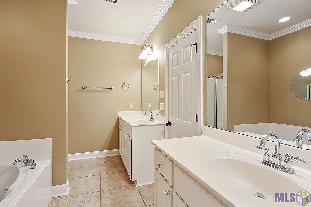 12853 Hidden Ridge Lane Baton Rouge, LA 70816 - Photo 8 of 10