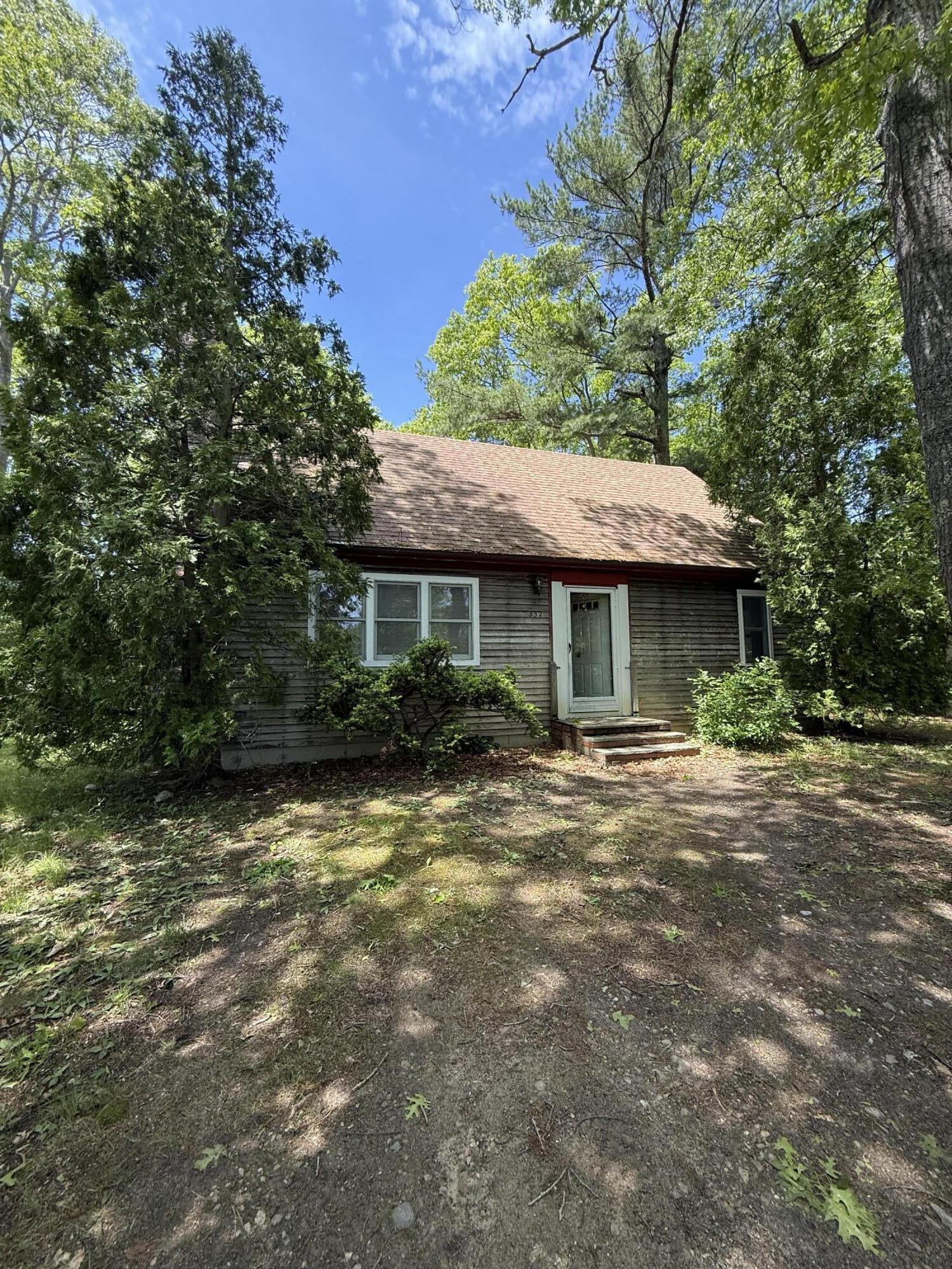 352 Currier Road East Falmouth, MA 02536 - Photo 1 of 1 IMG_0609