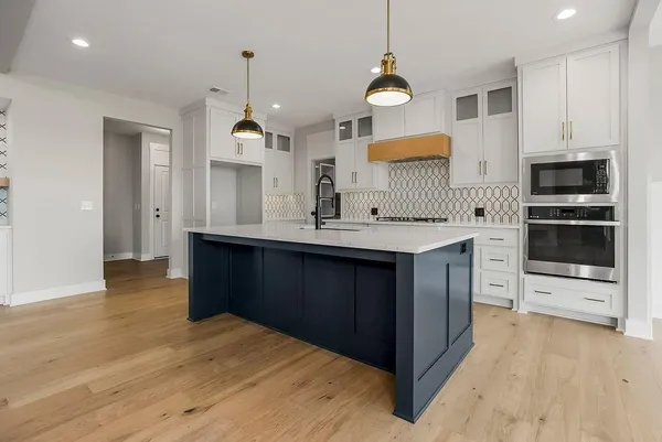 $823,970 | 2209 176th Place, Overland Park, KS 66085