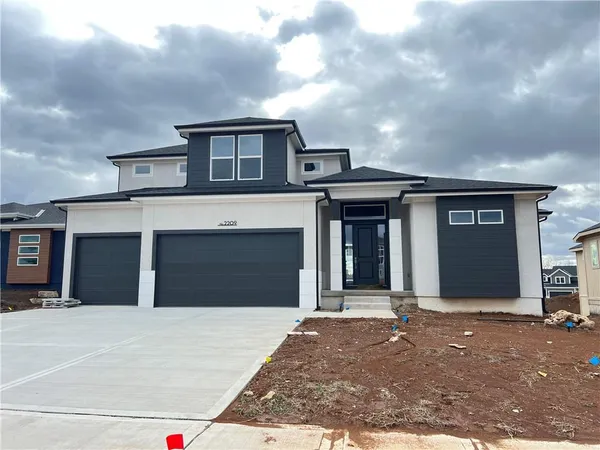 $823,970 | 2209 176th Place, Overland Park, KS 66085