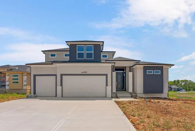$823,970 | 2209 176th Place, Overland Park, KS 66085