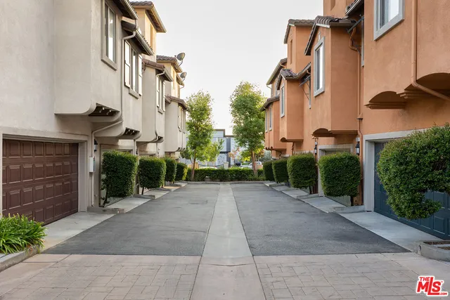 $875,000 | 710 South San Fernando Boulevard, Unit 104, Burbank, CA 91502