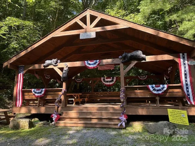 a sign that is on the side of the road