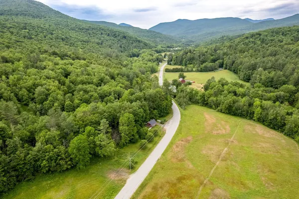 $634,000 | 425 Nebraska Valley Road, Stowe, VT 05672