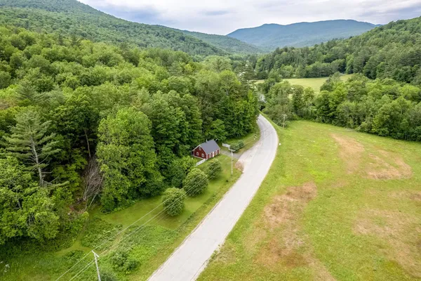 $634,000 | 425 Nebraska Valley Road, Stowe, VT 05672