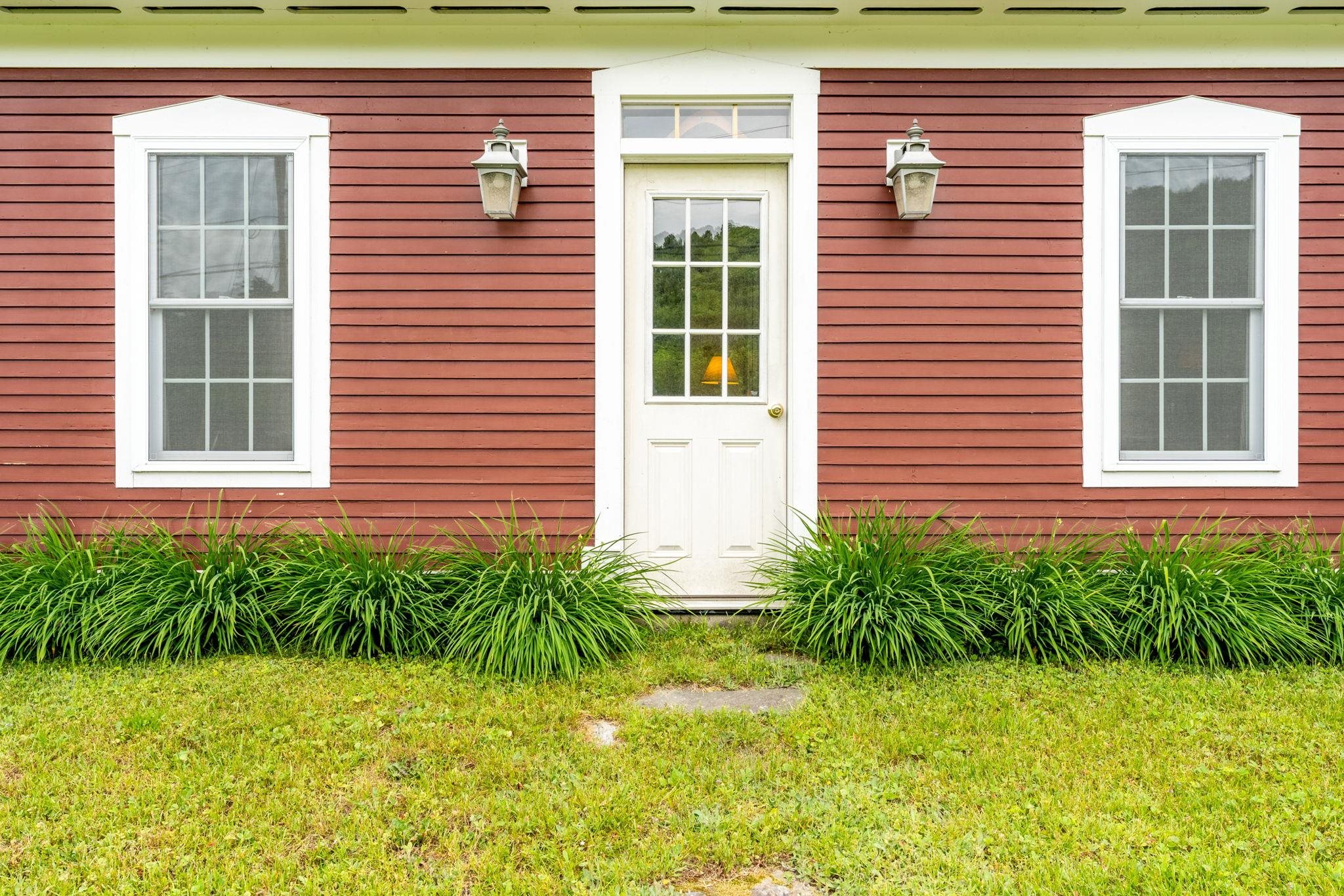 425 Nebraska Valley Road Stowe, VT 05672 - Photo 2 of 26
