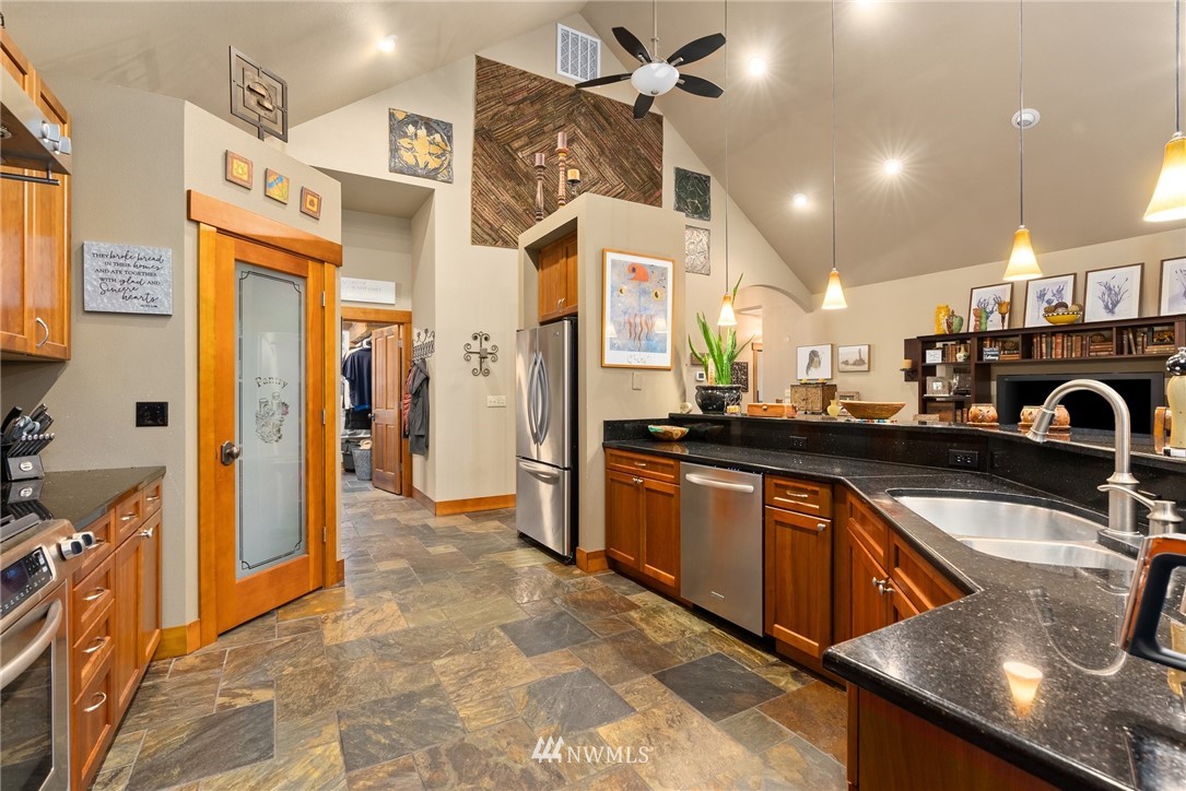 13039 Spindlewood Court Southwest Rochester, WA 98579 - Photo 15 of 40 Gallery Image 15