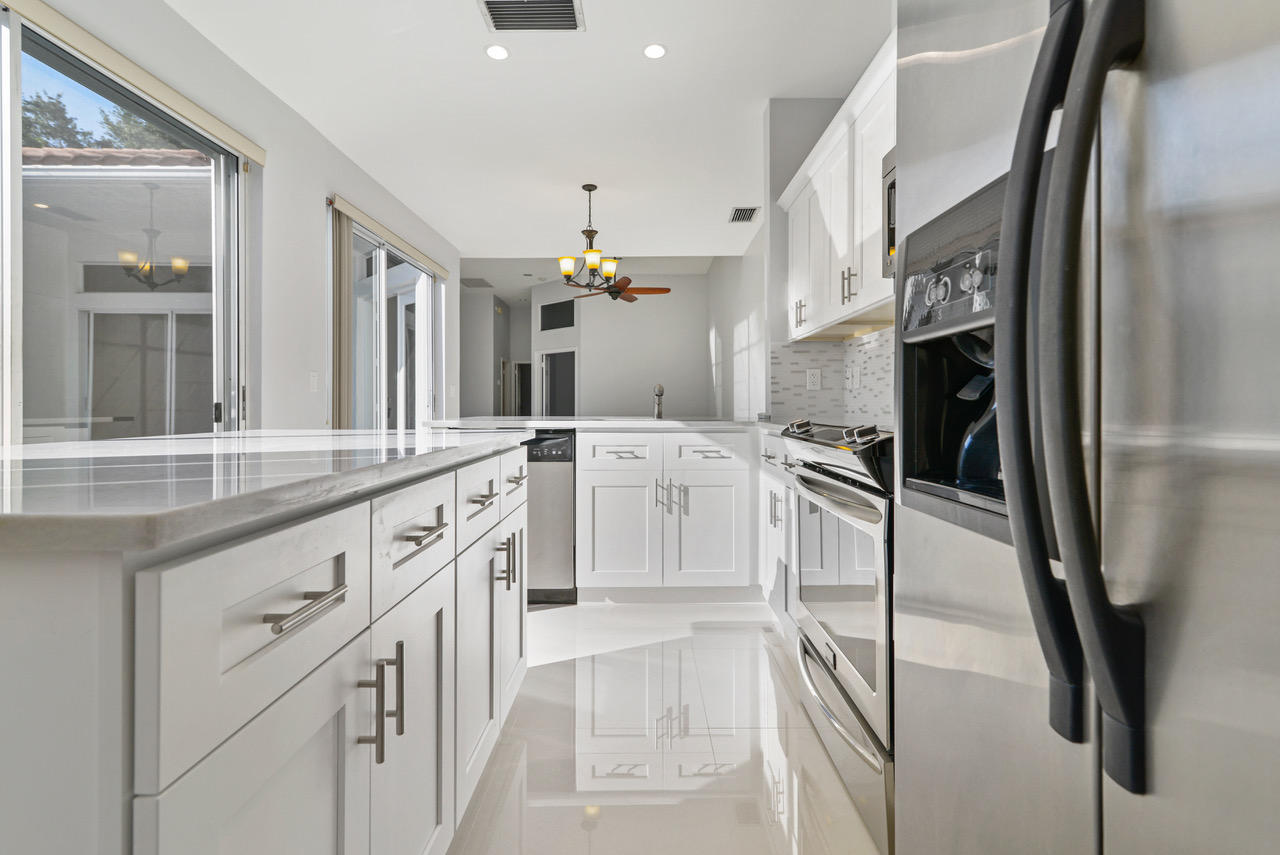 3807 Candlewood Court Boca Raton, FL 33487 - Photo 12 of 38 BRS Candlewood2 029