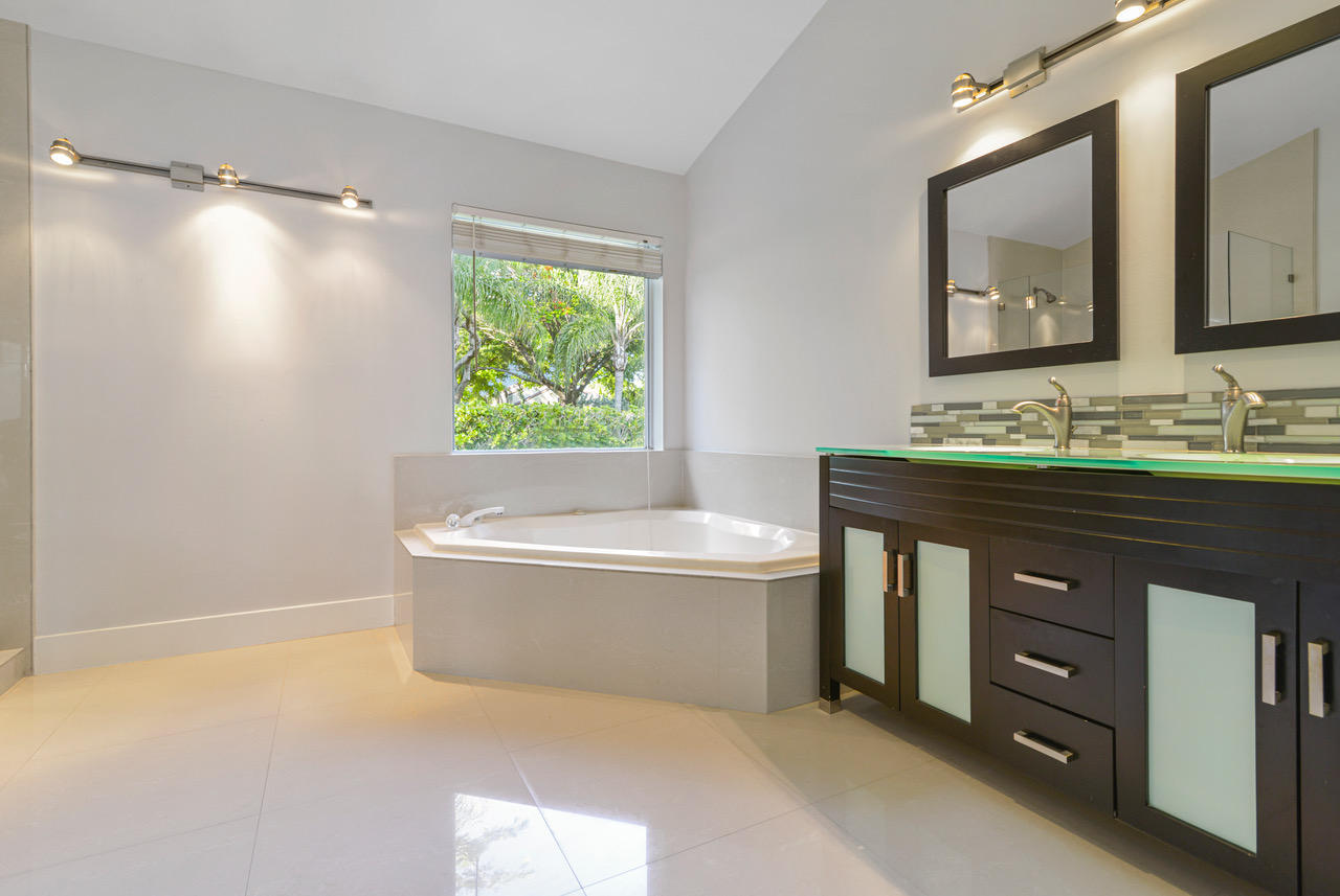 3807 Candlewood Court Boca Raton, FL 33487 - Photo 19 of 38 BRS Candlewood2 055