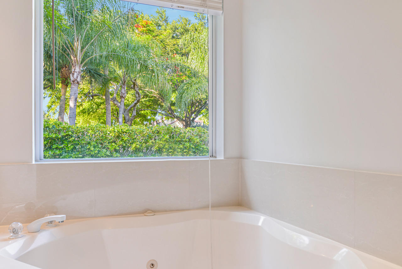 3807 Candlewood Court Boca Raton, FL 33487 - Photo 21 of 38 BRS Candlewood2 057