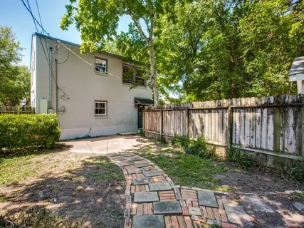 $675,000 | 2250 West Main Street, Houston, TX 77098