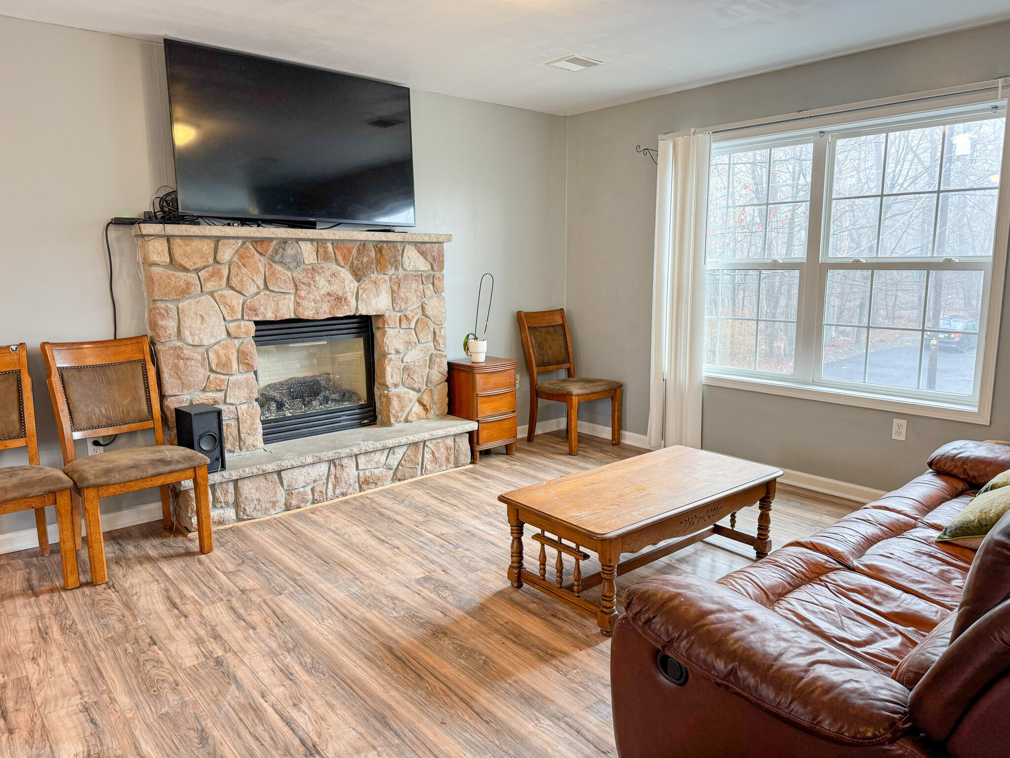 707 Edgewood Road Tobyhanna, PA 18466 - Photo 11 of 45 Living Room View 2