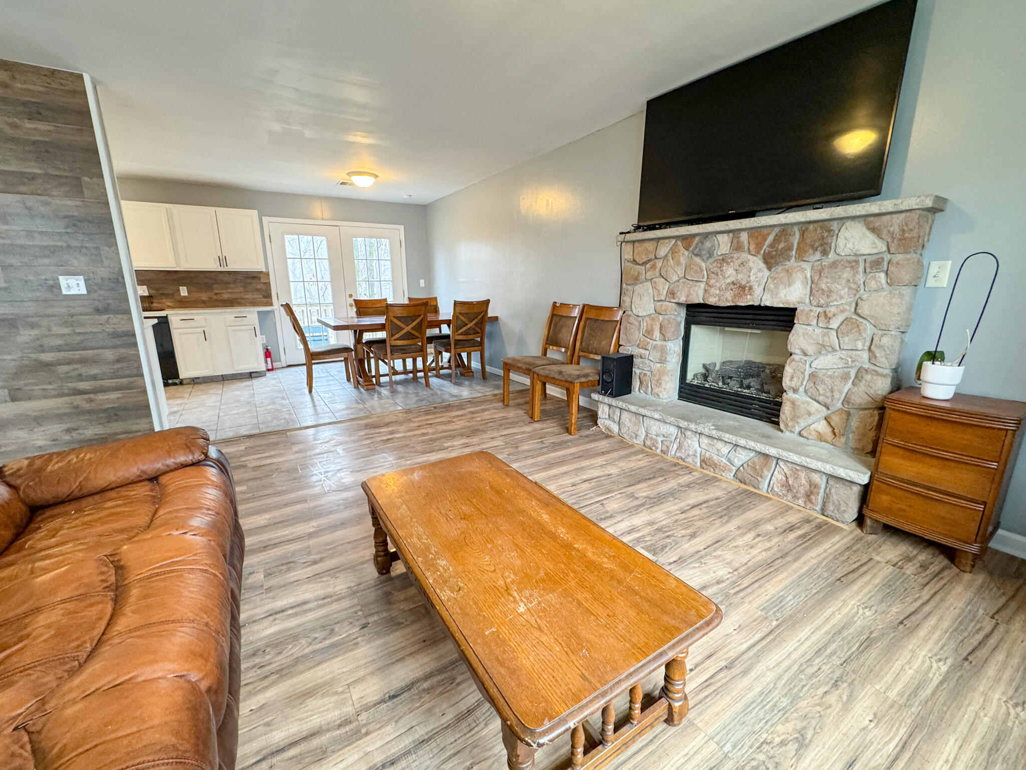 707 Edgewood Road Tobyhanna, PA 18466 - Photo 12 of 45 Living Room View 3