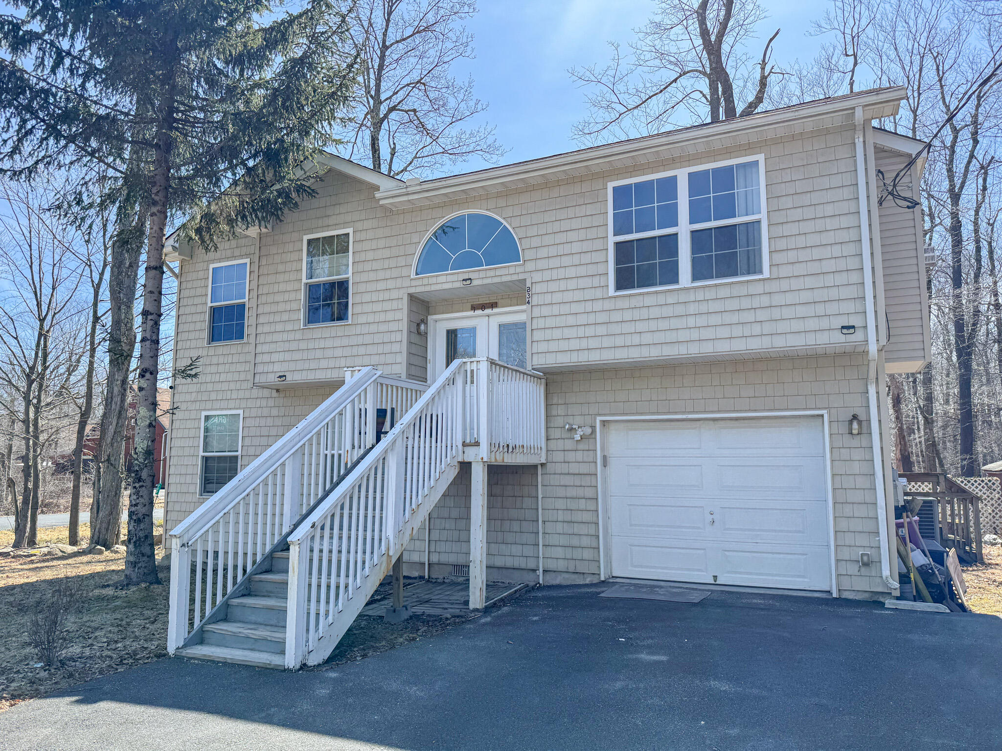 707 Edgewood Road Tobyhanna, PA 18466 - Photo 2 of 45 Front Exterior