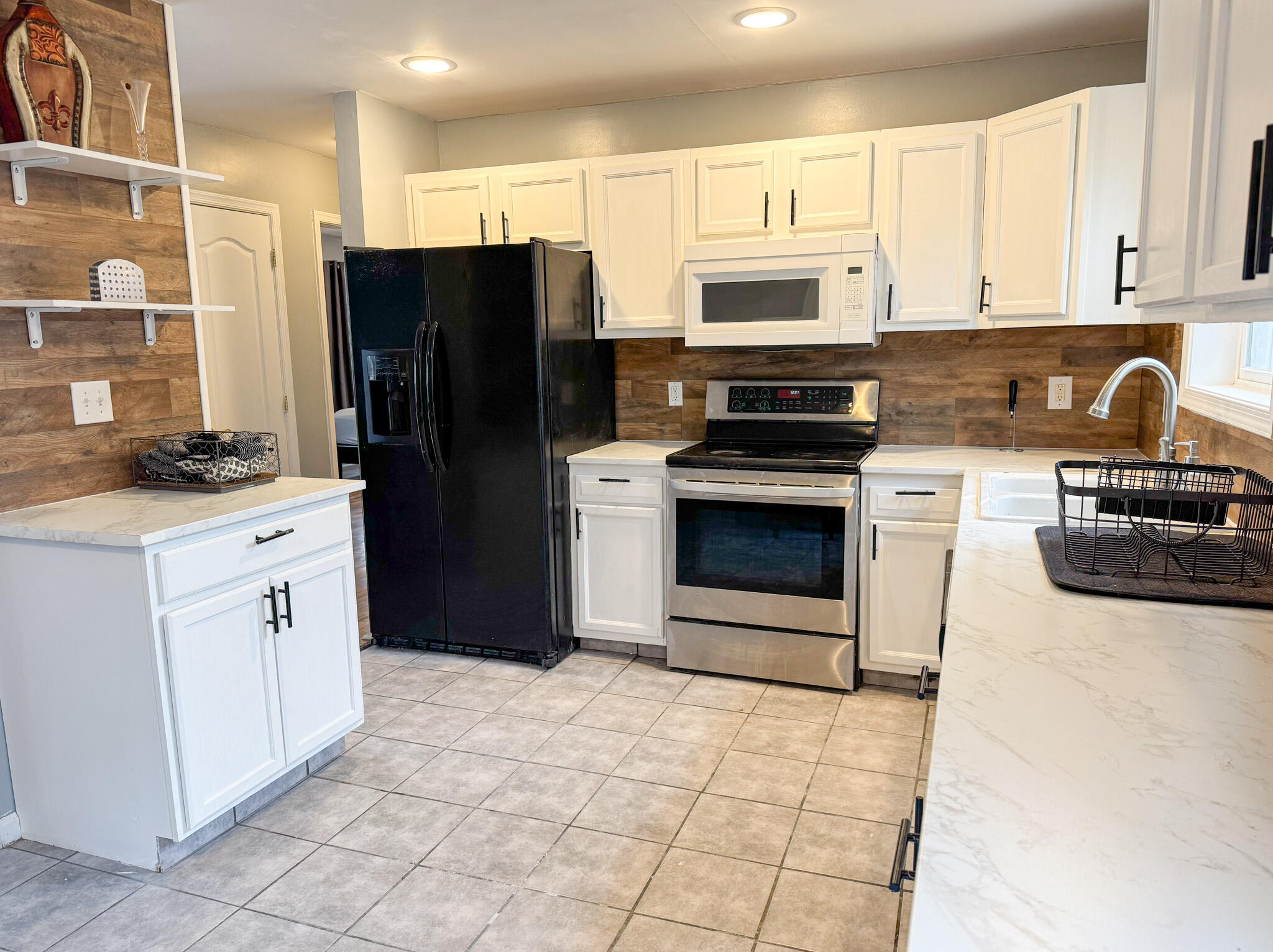 707 Edgewood Road Tobyhanna, PA 18466 - Photo 8 of 45 Kitchen