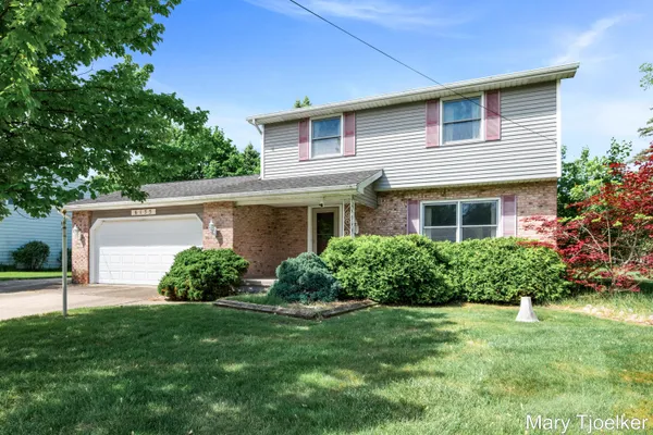 $384,900 | 6155 Blythefield Avenue Northeast, Rockford, MI 49341