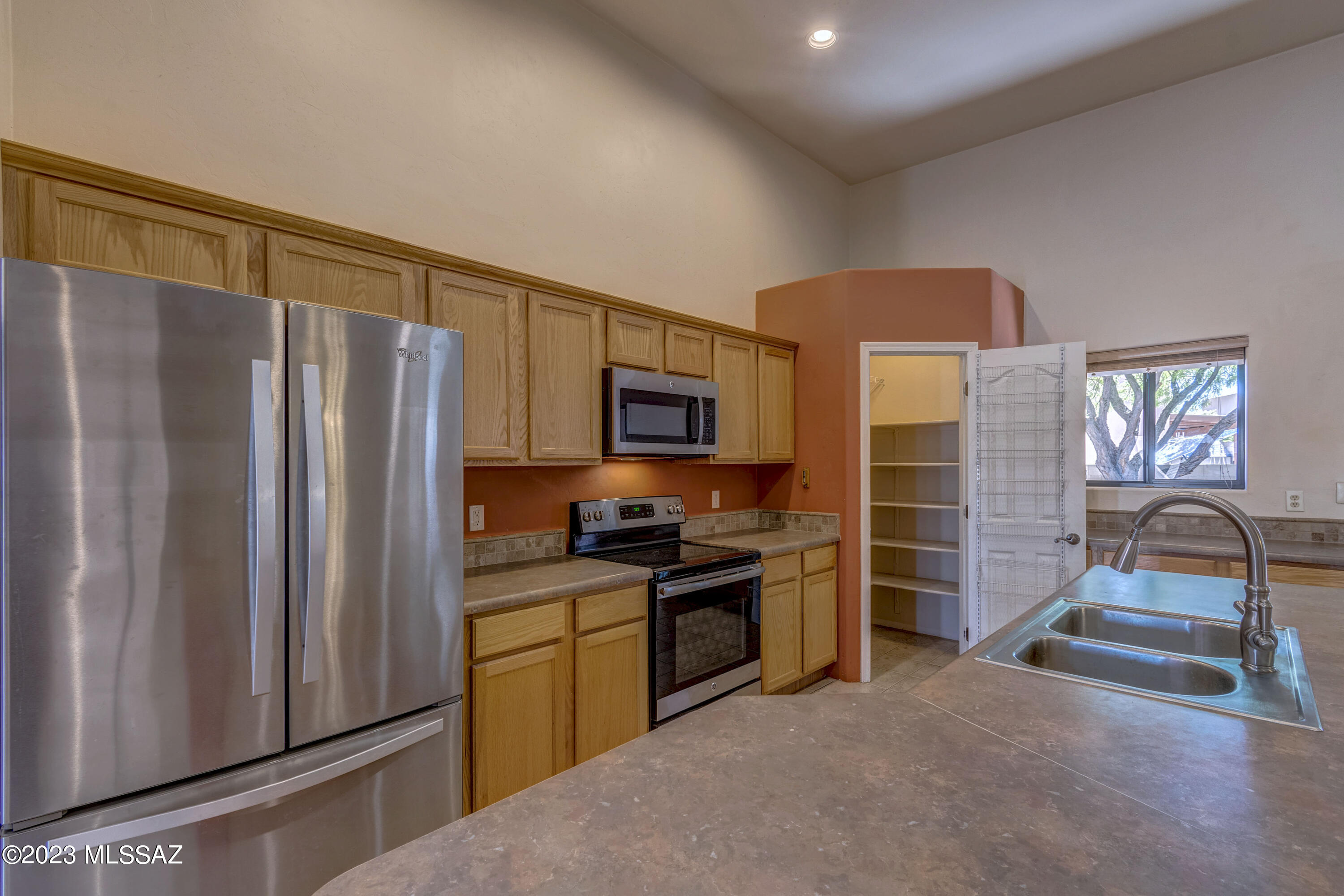 223 South Fresno Spring Way Tucson, AZ 85748 - Photo 13 of 27