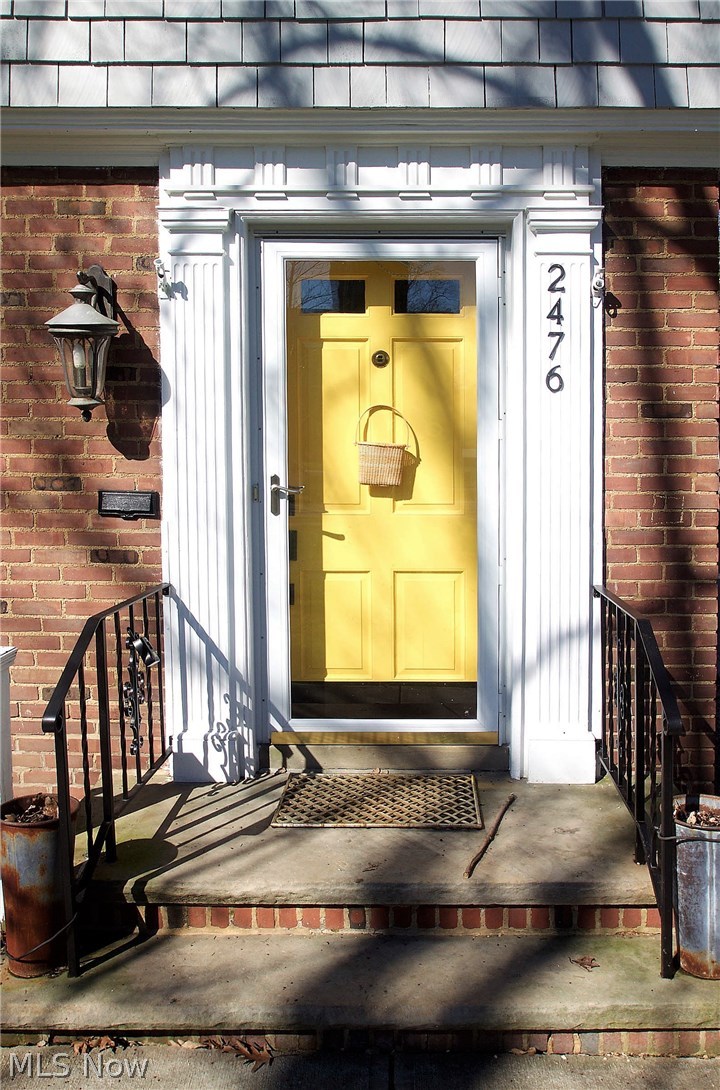 2476 Dysart Road Cleveland, OH 44118 - Photo 2 of 21