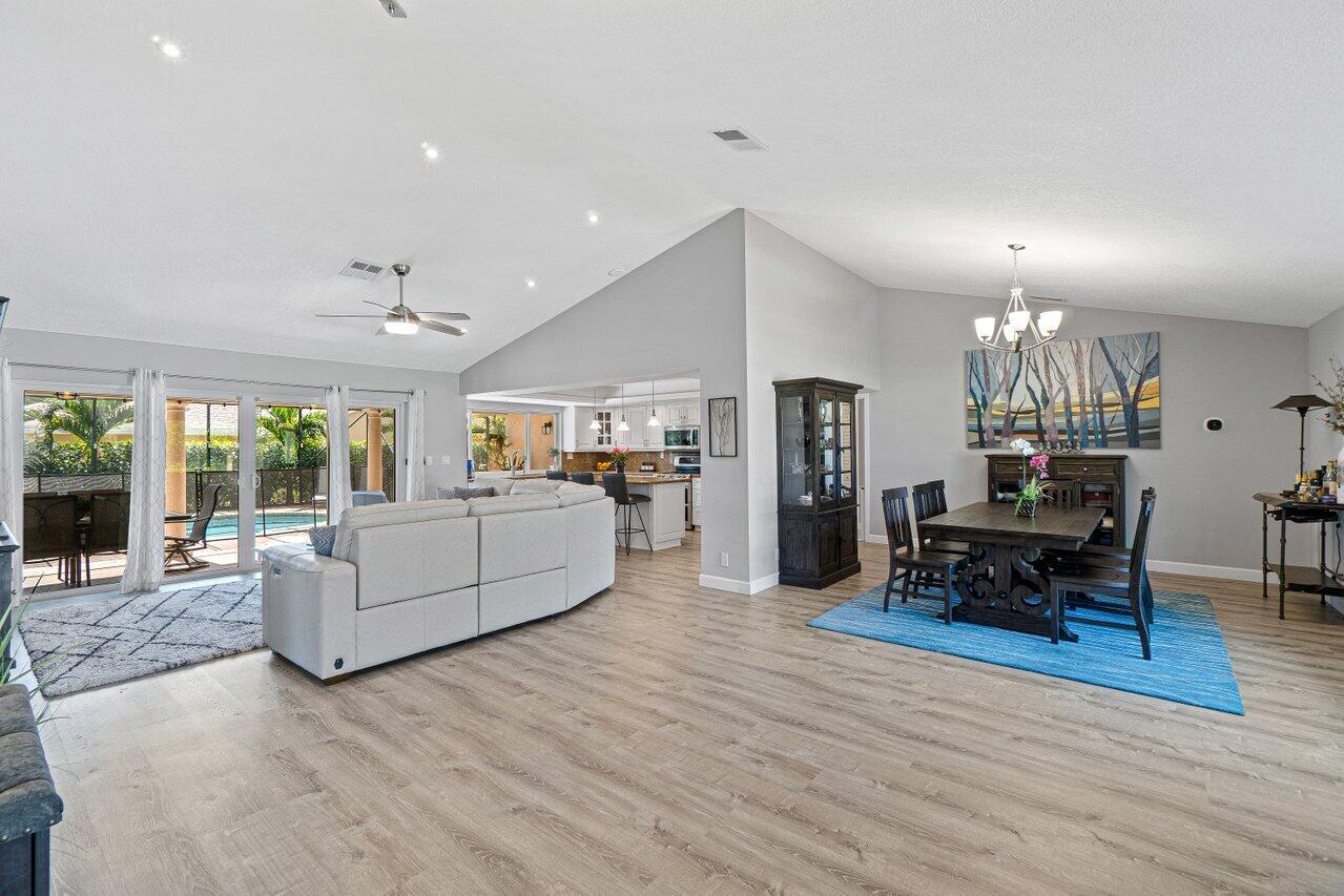 17335 Lake Park Road Boca Raton, FL 33487 - Photo 12 of 31 005-17335LakeParkRoad-BocaRaton-FL-33487