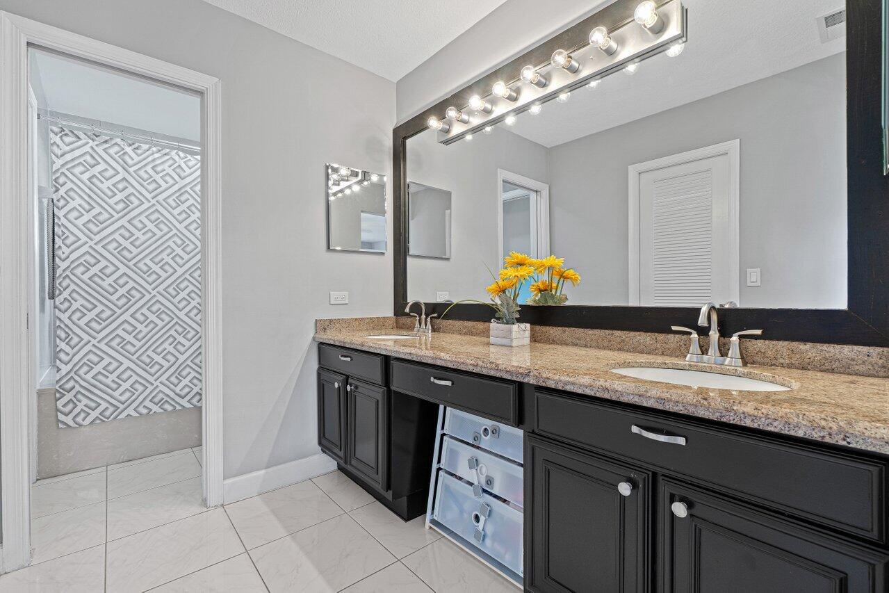 17335 Lake Park Road Boca Raton, FL 33487 - Photo 17 of 31 021-17335LakeParkRoad-BocaRaton-FL-33487