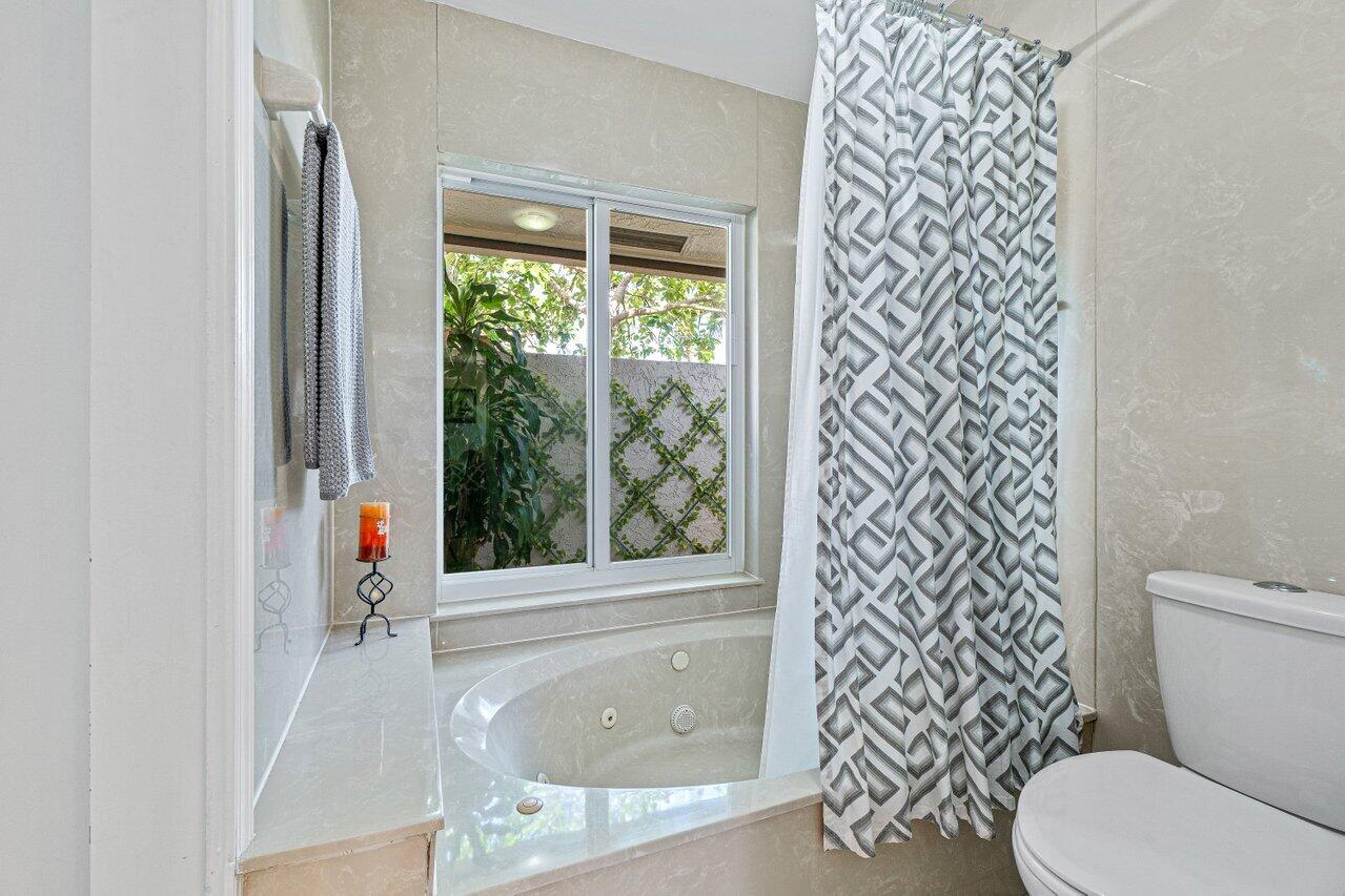 17335 Lake Park Road Boca Raton, FL 33487 - Photo 18 of 31 023-17335LakeParkRoad-BocaRaton-FL-33487