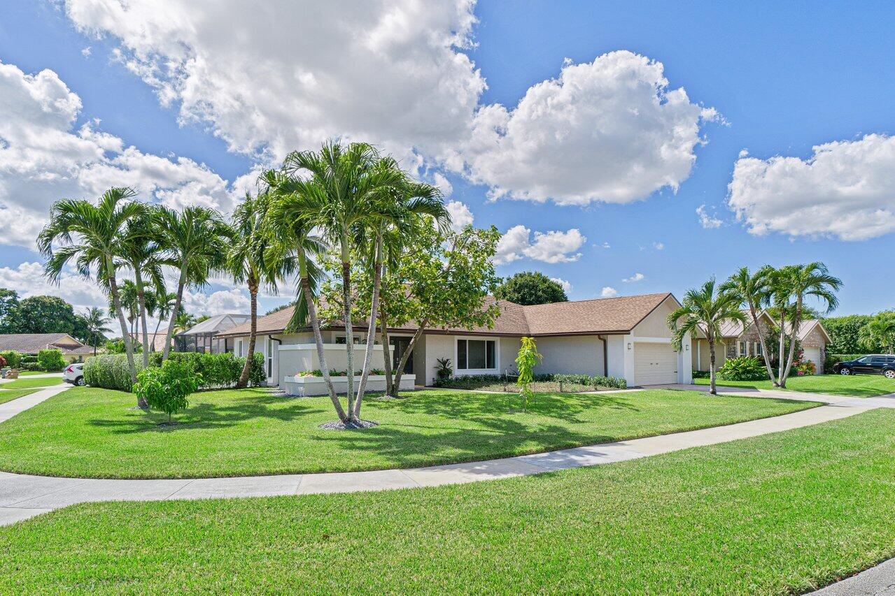 17335 Lake Park Road Boca Raton, FL 33487 - Photo 2 of 31 003-17335LakeParkRoad-BocaRaton-FL-33487