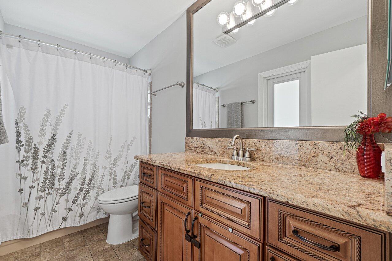 17335 Lake Park Road Boca Raton, FL 33487 - Photo 22 of 31 027-17335LakeParkRoad-BocaRaton-FL-33487