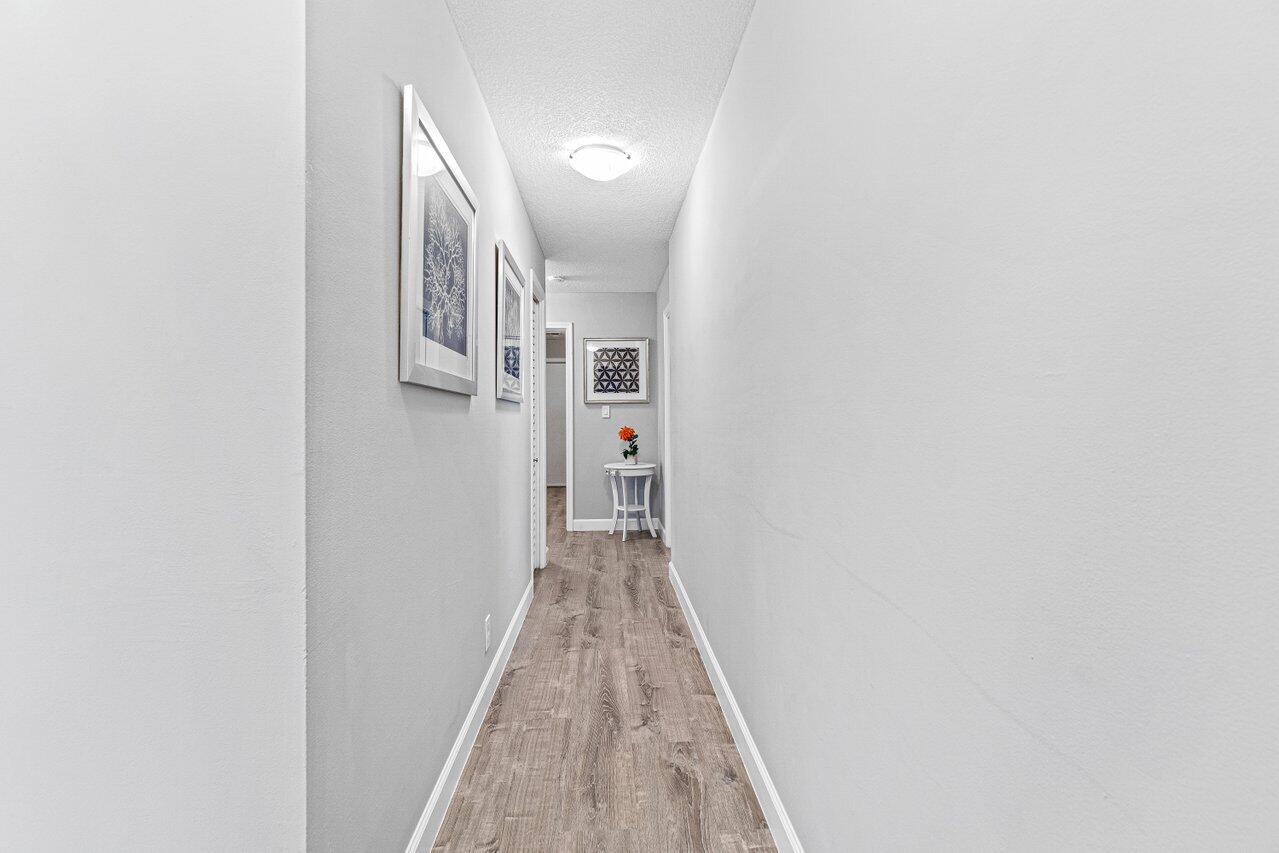 17335 Lake Park Road Boca Raton, FL 33487 - Photo 23 of 31 029-17335LakeParkRoad-BocaRaton-FL-33487