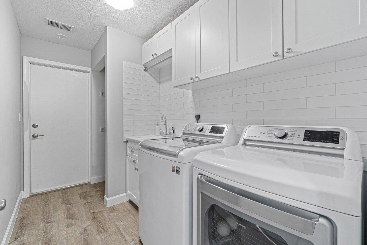 17335 Lake Park Road Boca Raton, FL 33487 - Photo 24 of 31 024-17335LakeParkRoad-BocaRaton-FL-33487