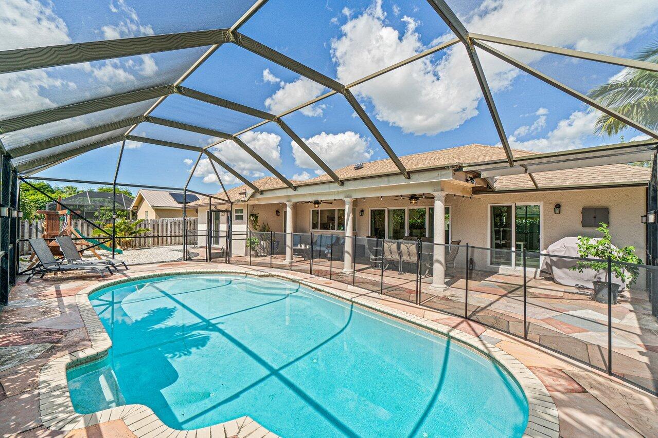 17335 Lake Park Road Boca Raton, FL 33487 - Photo 27 of 31 033-17335LakeParkRoad-BocaRaton-FL-33487