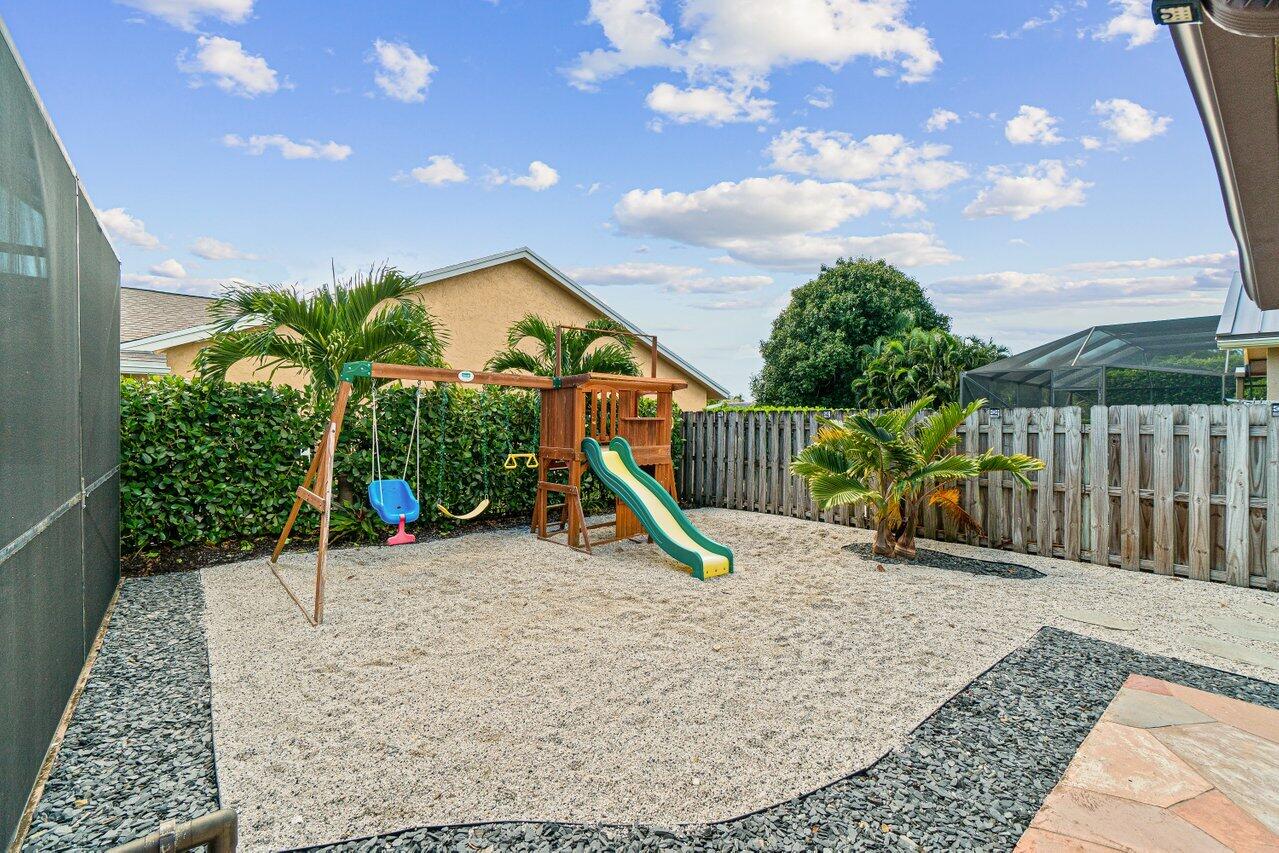 17335 Lake Park Road Boca Raton, FL 33487 - Photo 29 of 31 035-17335LakeParkRoad-BocaRaton-FL-33487