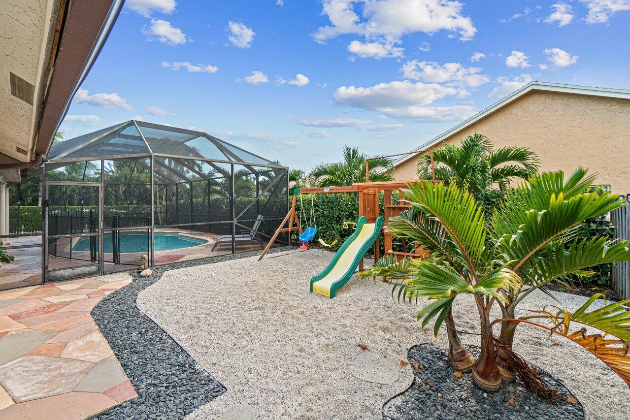 17335 Lake Park Road Boca Raton, FL 33487 - Photo 30 of 31 037-17335LakeParkRoad-BocaRaton-FL-33487