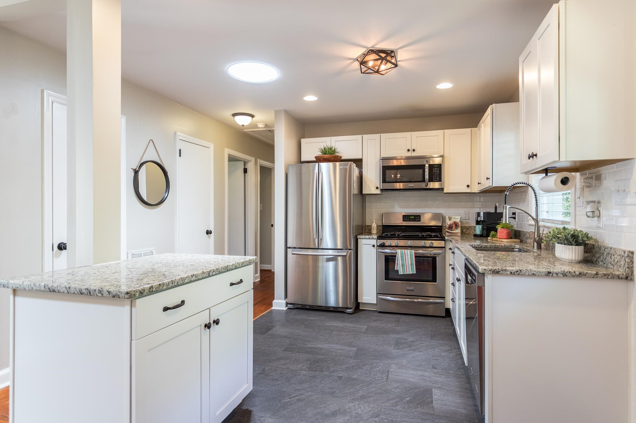 816 Merrie Road Raleigh, NC 27606 - Photo 22 of 35 Photo 22