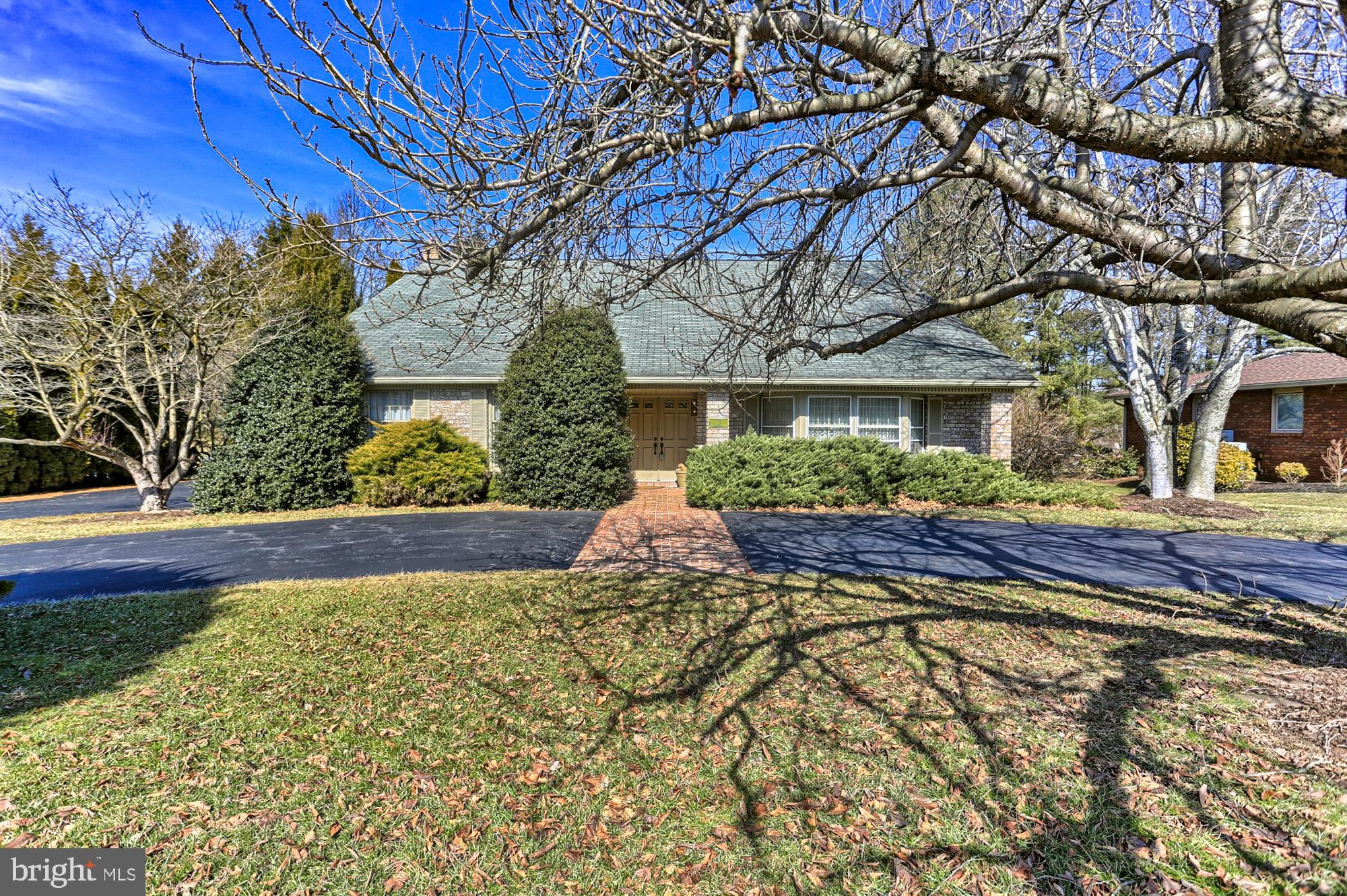 2425 Sutton Road York, PA 17403 - Photo 14 of 48